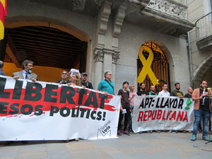 Concentraci&oacute; a la pla&ccedil;a del Vi per la independ&egrave;ncia i la llibertat dels presos pol&iacute;tics