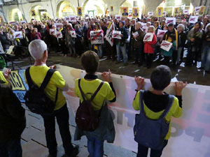 Concentraci&oacute; a la pla&ccedil;a del Vi per la llibertat dels presos pol&iacute;tics, amb Cims per la Llibertat