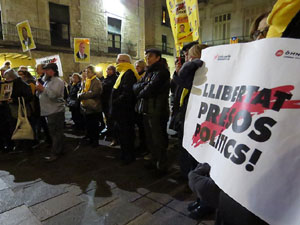 Concentraci&oacute; a la pla&ccedil;a del Vi per la independ&egrave;ncia i la llibertat dels presos pol&iacute;tics