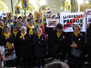 Concentraci&oacute; a la pla&ccedil;a del Vi per la independ&egrave;ncia i la llibertat dels presos pol&iacute;tics