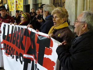 Concentraci&oacute; a la pla&ccedil;a del Vi per la independ&egrave;ncia i la llibertat dels presos pol&iacute;tics