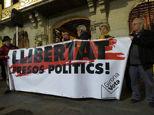 Concentraci&oacute; a la pla&ccedil;a del Vi per la independ&egrave;ncia i la llibertat dels presos pol&iacute;tics