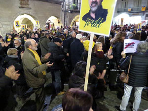 Concentraci&oacute; a la pla&ccedil;a del Vi per la independ&egrave;ncia i la llibertat dels presos pol&iacute;tics
