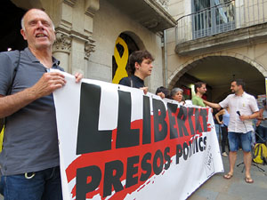 Concentraci&oacute; a la pla&ccedil;a del Vi per la llibertat dels presos pol&iacute;tics