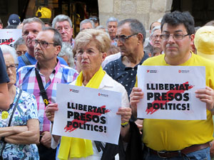 Concentraci&oacute; a la pla&ccedil;a del Vi per la llibertat dels presos pol&iacute;tics