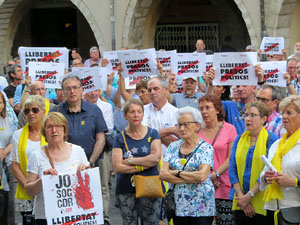 Concentraci&oacute; a la pla&ccedil;a del Vi per la llibertat dels presos pol&iacute;tics