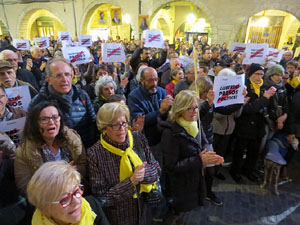 Concentraci&oacute; a la pla&ccedil;a del Vi per la independ&egrave;ncia i la llibertat dels presos pol&iacute;tics