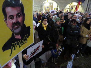 Concentraci&oacute; a la pla&ccedil;a del Vi per la independ&egrave;ncia i la llibertat dels presos pol&iacute;tics