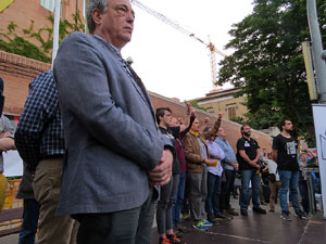 Concentraci&oacute; contra el 155 davant la subdelegaci&oacute; dels govern espanyol a la Gran Via de Jaume I