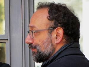 Concentraci&oacute; sota el lema '21 raons' en suport als encausats pels talls de les vies del TAV que es van fer a l'aniversari de l'1-O, a la pla&ccedil;a del Vi