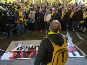Concentraci&oacute; a la pla&ccedil;a del Vi per la independ&egrave;ncia i la llibertat dels presos pol&iacute;tics