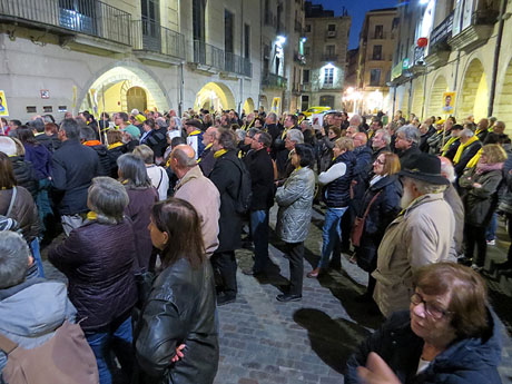 Concentraci&oacute; per la llibertat dels presos pol&iacute;tics a la pla&ccedil;a del Vi