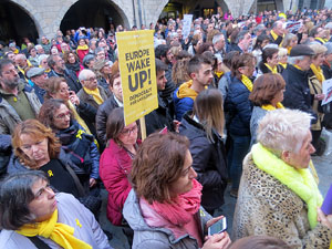 Concentraci&oacute; a la pla&ccedil;a del Vi per la independ&egrave;ncia i la llibertat dels presos pol&iacute;tics