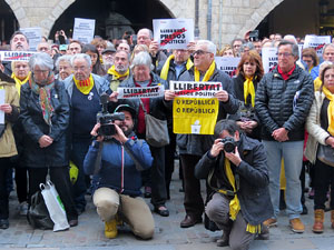 Concentraci&oacute; a la pla&ccedil;a del Vi per la independ&egrave;ncia i la llibertat dels presos pol&iacute;tics