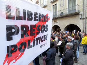 Concentraci&oacute; a la pla&ccedil;a del Vi per la independ&egrave;ncia i la llibertat dels presos pol&iacute;tics