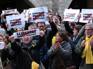 Concentraci&oacute; a la pla&ccedil;a del Vi per la independ&egrave;ncia i la llibertat dels presos pol&iacute;tics