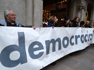 Concentraci&oacute; a la pla&ccedil;a del Vi per la independ&egrave;ncia i la llibertat dels presos pol&iacute;tics
