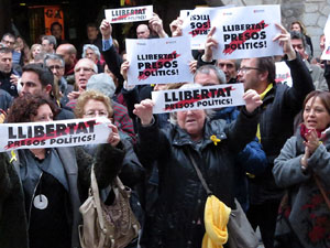 Concentraci&oacute; a la pla&ccedil;a del Vi per la independ&egrave;ncia i la llibertat dels presos pol&iacute;tics