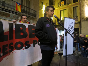 Concentraci&oacute; a la pla&ccedil;a del Vi de suport a la vaga de fam iniciada per Jordi S&agrave;nchez, Jordi Turull, Joaquim Forn i Jordi Rull