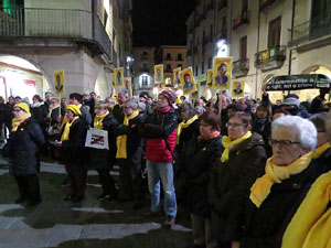 Concentraci&oacute; per la llibertat dels presos pol&iacute;tics a la pla&ccedil;a del Vi