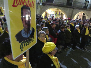 Concentraci&oacute; per la llibertat dels presos pol&iacute;tics a la pla&ccedil;a del Vi