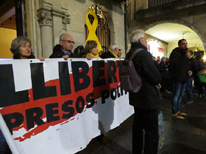 Concentraci&oacute; a la pla&ccedil;a del Vi per la independ&egrave;ncia i la llibertat dels presos pol&iacute;tics