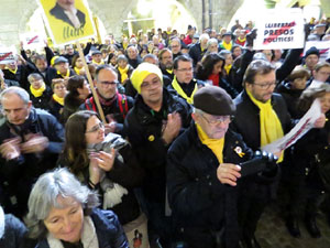 Concentraci&oacute; a la pla&ccedil;a del Vi per la independ&egrave;ncia i la llibertat dels presos pol&iacute;tics