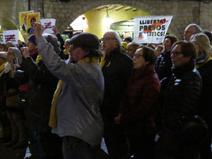 Concentraci&oacute; a la pla&ccedil;a del Vi per la independ&egrave;ncia i la llibertat dels presos pol&iacute;tics
