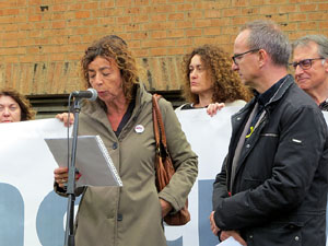 Concentraci&oacute; contra l'exclusi&oacute; de Carles Puigdemont, Toni Com&iacute; i  Clara Ponsat&iacute; a les eleccions Europees