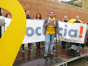 Concentraci&oacute; contra l'exclusi&oacute; de Carles Puigdemont, Toni Com&iacute; i  Clara Ponsat&iacute; a les eleccions Europees