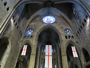 Representaci&oacute; de la Consueta de Sant Jordi cavaller a la nau g&ograve;tica de la Catedral