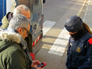 Concentraci&oacute; per la detenci&oacute; del alcaldes de Verges i Celr&agrave;, Ignasi Sabater i Daniel Cornell&agrave;, i catorze persones m&eacute;s
