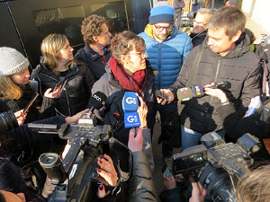 Concentraci&oacute; per la detenci&oacute; del alcaldes de Verges i Celr&agrave;, Ignasi Sabater i Daniel Cornell&agrave;, i catorze persones m&eacute;s