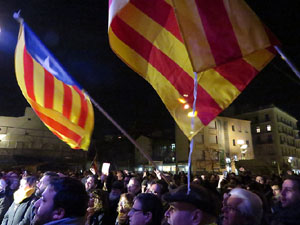 Manifestaci&oacute; per la detenci&oacute; del alcaldes de Verges i Celr&agrave;, Ignasi Sabater i Daniel Cornell&agrave;, i catorze persones m&eacute;s