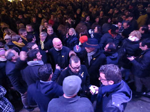 Manifestaci&oacute; per la detenci&oacute; del alcaldes de Verges i Celr&agrave;, Ignasi Sabater i Daniel Cornell&agrave;, i catorze persones m&eacute;s