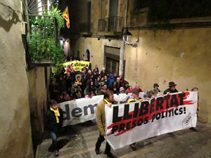 Manifestaci&oacute; per la detenci&oacute; del alcaldes de Verges i Celr&agrave;, Ignasi Sabater i Daniel Cornell&agrave;, i catorze persones m&eacute;s