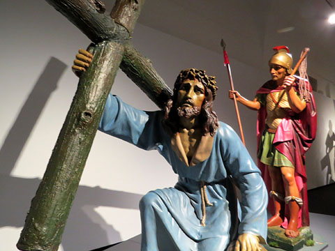 La caiguda de Jes&uacute;s. Guix policromat. Congregaci&oacute; de la Mare de D&eacute;u dels Dolors, Banyoles