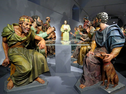 El Sant Sopar. Imatges de guix policromades. Escola d'Olot. Museu dels Sants, d'Olot