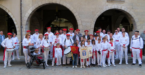 Portadors, m&uacute;sics i balladors del Poulain de Montblanc