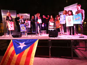 Inici de la campanya pel S&Iacute; al refer&egrave;ndum a la pla&ccedil;a de la Independ&egrave;ncia