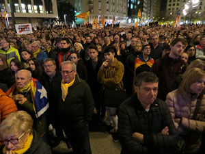 Manifestaci&oacute; contra el judici al proc&eacute;s. Concentraci&oacute; a la pla&ccedil;a de l'U d'octubre de 2017 i manifestaci&oacute; fins els Jutjats de Girona