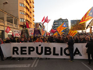 21F Vaga general. La manifestaci&oacute; m&eacute;s gran de la hist&ograve;ria de Girona, amb 70.000 participants