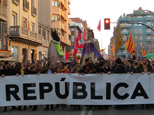 21F Vaga general. La manifestaci&oacute; m&eacute;s gran de la hist&ograve;ria de Girona, amb 70.000 participants