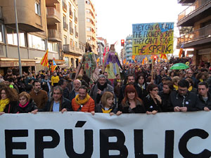 21F Vaga general. La manifestaci&oacute; m&eacute;s gran de la hist&ograve;ria de Girona, amb 70.000 participants