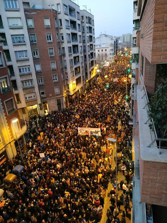 La manifestaci&oacute; al carrer de Barcelona