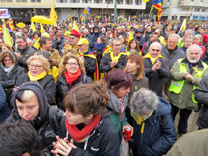 Marxa Groga pels Drets Civils i Nacionals. Concentraci&oacute; a la pla&ccedil;a de l'U d'octubre de 2017