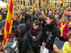 Marxa Groga pels Drets Civils i Nacionals. Concentraci&oacute; a la pla&ccedil;a de l'U d'octubre de 2017