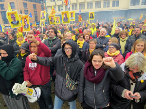 Marxa Groga pels Drets Civils i Nacionals. Concentraci&oacute; a la pla&ccedil;a de l'U d'octubre de 2017