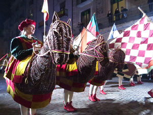 La Cavalcada de Reis 2019. Arribada del seguici a la pla&ccedil;a del Vi