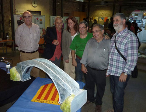 Presentaci&oacute; del projecte de reconstrucci&oacute; del Pont del Dimoni. D'esquerra a dreta. Ramon Ripoll, Manel Mesquita, Marta Madrenas, Ramon Macaya i Albert Quintana. 14 d'octubre 2014